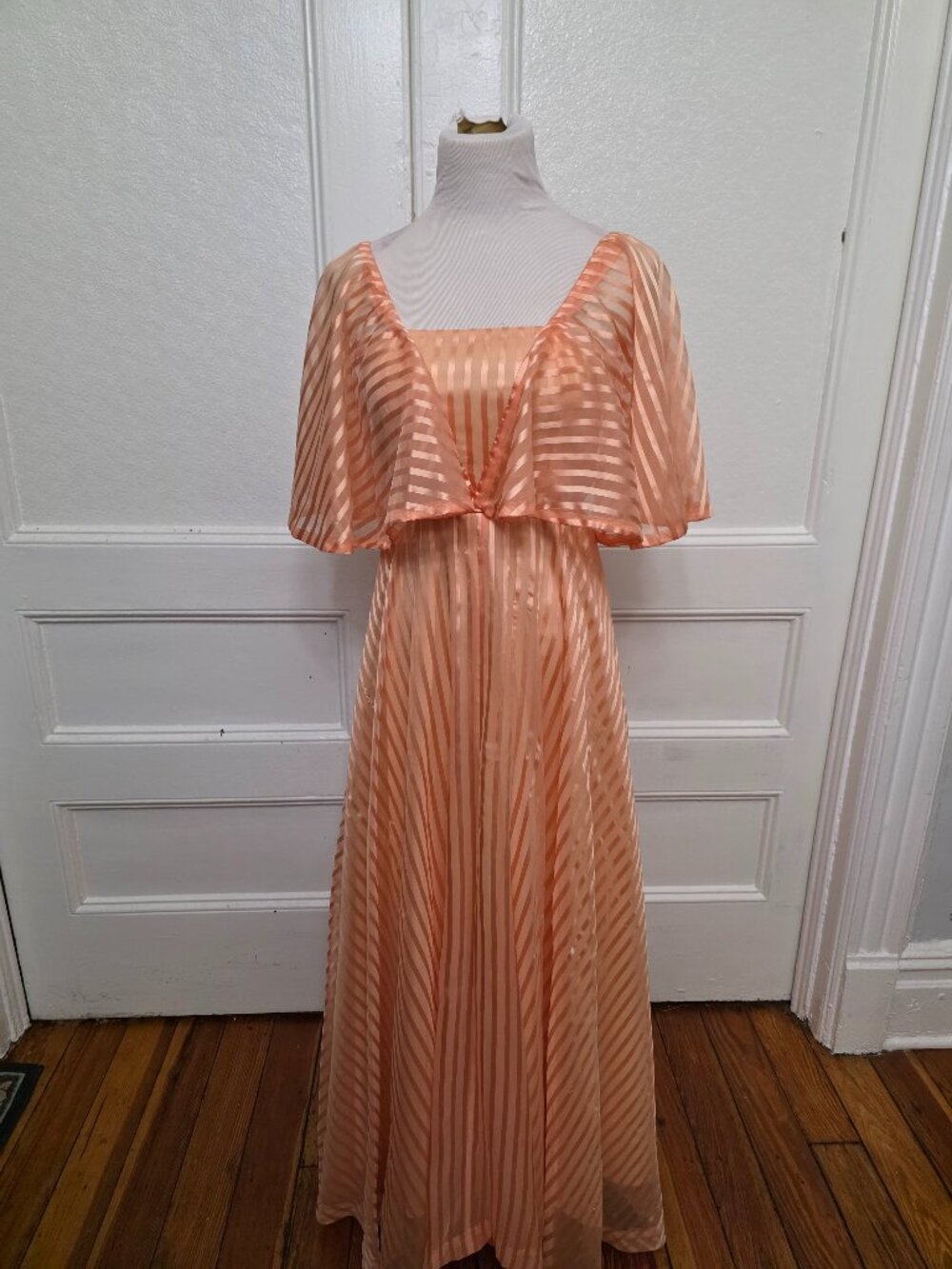 Vintage 1970s peach evening gown - excellent condition - size S